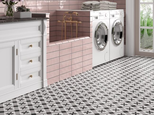 Decorative patterned floor tile