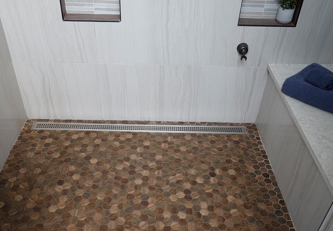 Beautiful Tile Work Including Bench and Wall Niches